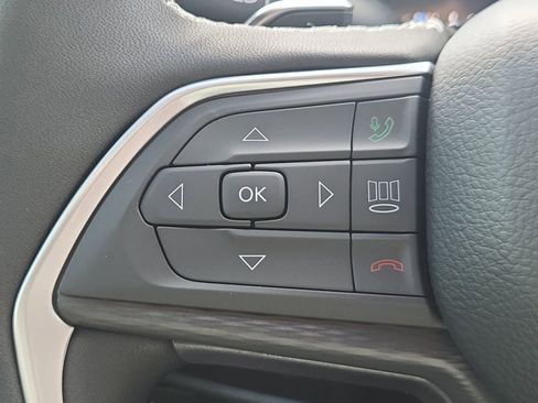 New 2025 Jeep Grand Cherokee L Altitude image 27