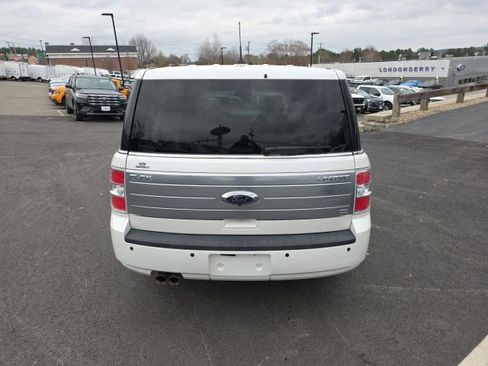 Used 2010 Ford Flex Limited AWD/4WD image 4