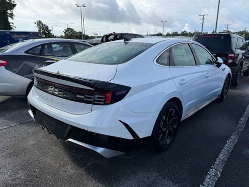 Used 2025 Hyundai Sonata SEL FWD image 3