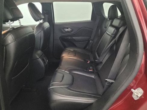 Used 2019 Jeep Cherokee Latitude Plus AWD/4WD image 18