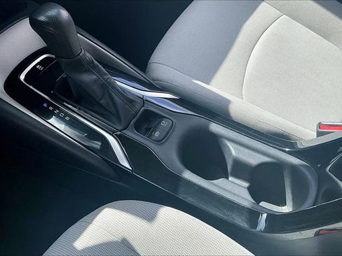 Used 2022 Toyota Corolla LE image 14