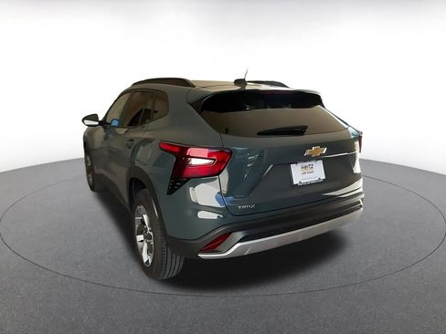 Used 2025 Chevrolet Trax LT image 11