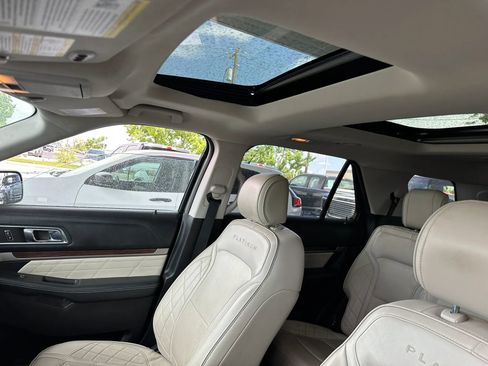 Used 2017 Ford Explorer Platinum AWD/4WD image 8