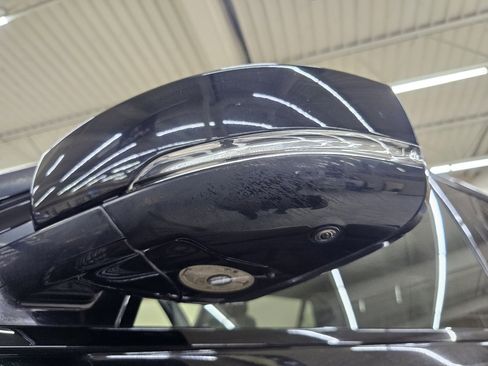 Used 2016 Land Rover Range Rover HSE image 12