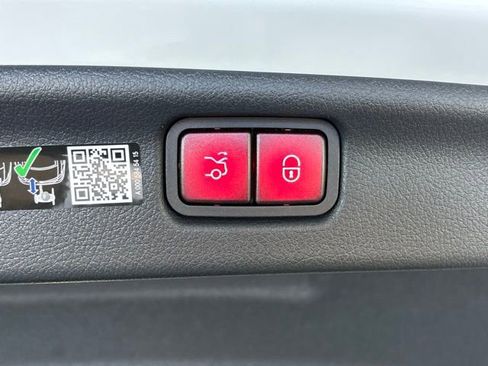 New 2026 Mercedes-Benz C 300 4MATIC Sedan image 28