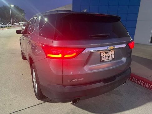 Used 2021 Chevrolet Traverse LS w/ LPO, Floor Liner Package FWD image 7