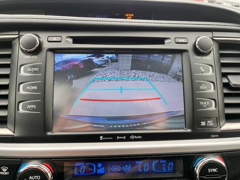 Used 2018 Toyota Highlander SE AWD/4WD image 13