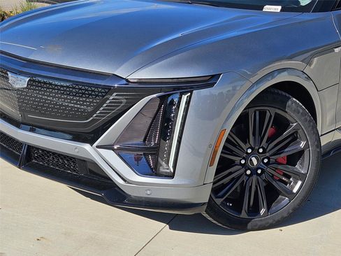 New 2026 Cadillac Lyriq V w/ LPO, Floor Liner Package AWD/4WD image 7
