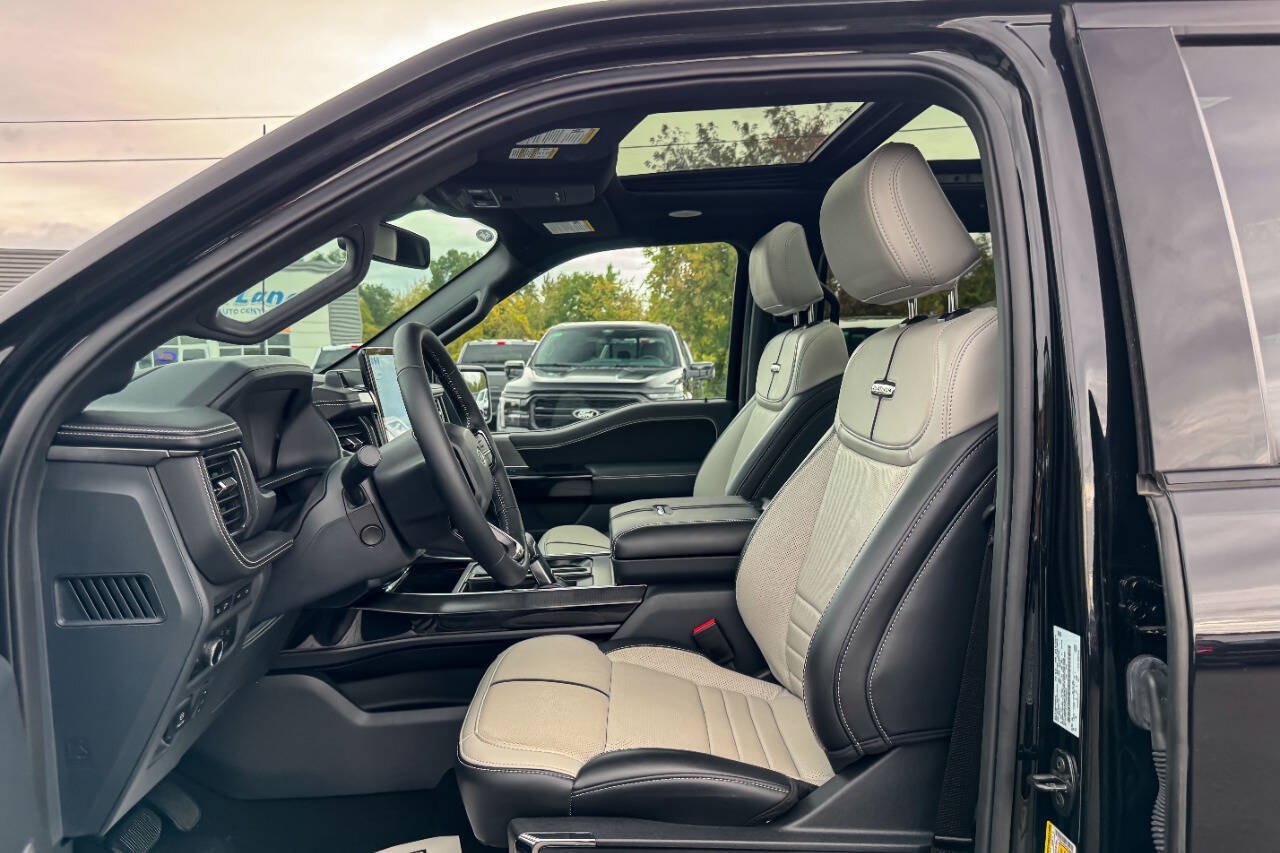 Used 2023 Ford F150 Lightning Platinum AWD/4WD image 26