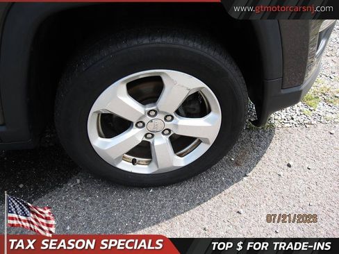 Used 2017 Jeep Compass Latitude w/ Popular Equipment Group AWD/4WD image 12