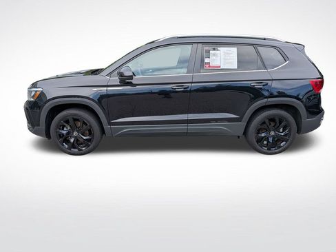 Used 2024 Volkswagen Taos SE w/ Black Wheel Package FWD image 6