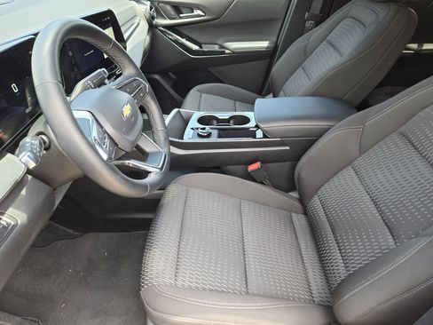 Used 2026 Chevrolet Equinox LT FWD image 8