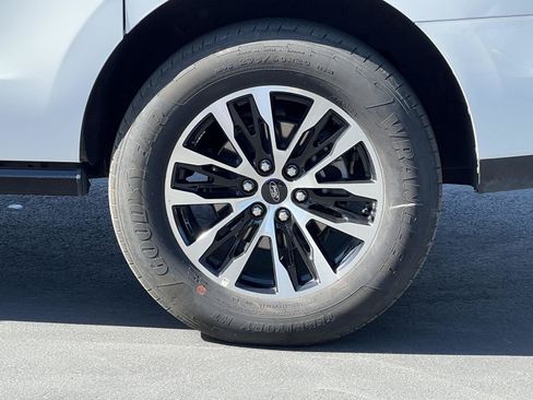 Used 2025 Ford Expedition Max Platinum AWD/4WD image 14