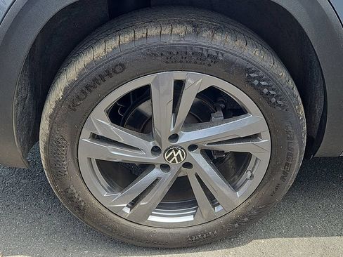 Used 2024 Volkswagen Atlas Cross Sport SEL R-Line AWD/4WD image 9