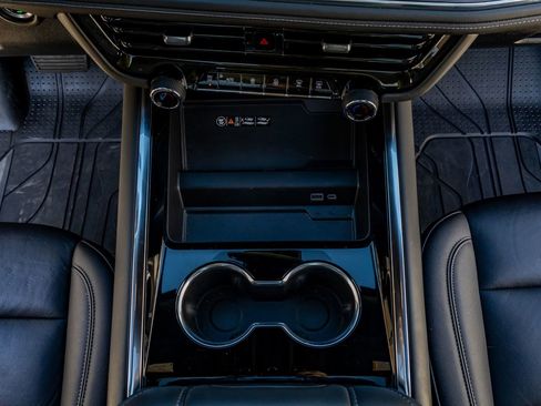 Used 2025 Chevrolet Tahoe Z71 w/ Comfort Package image 27