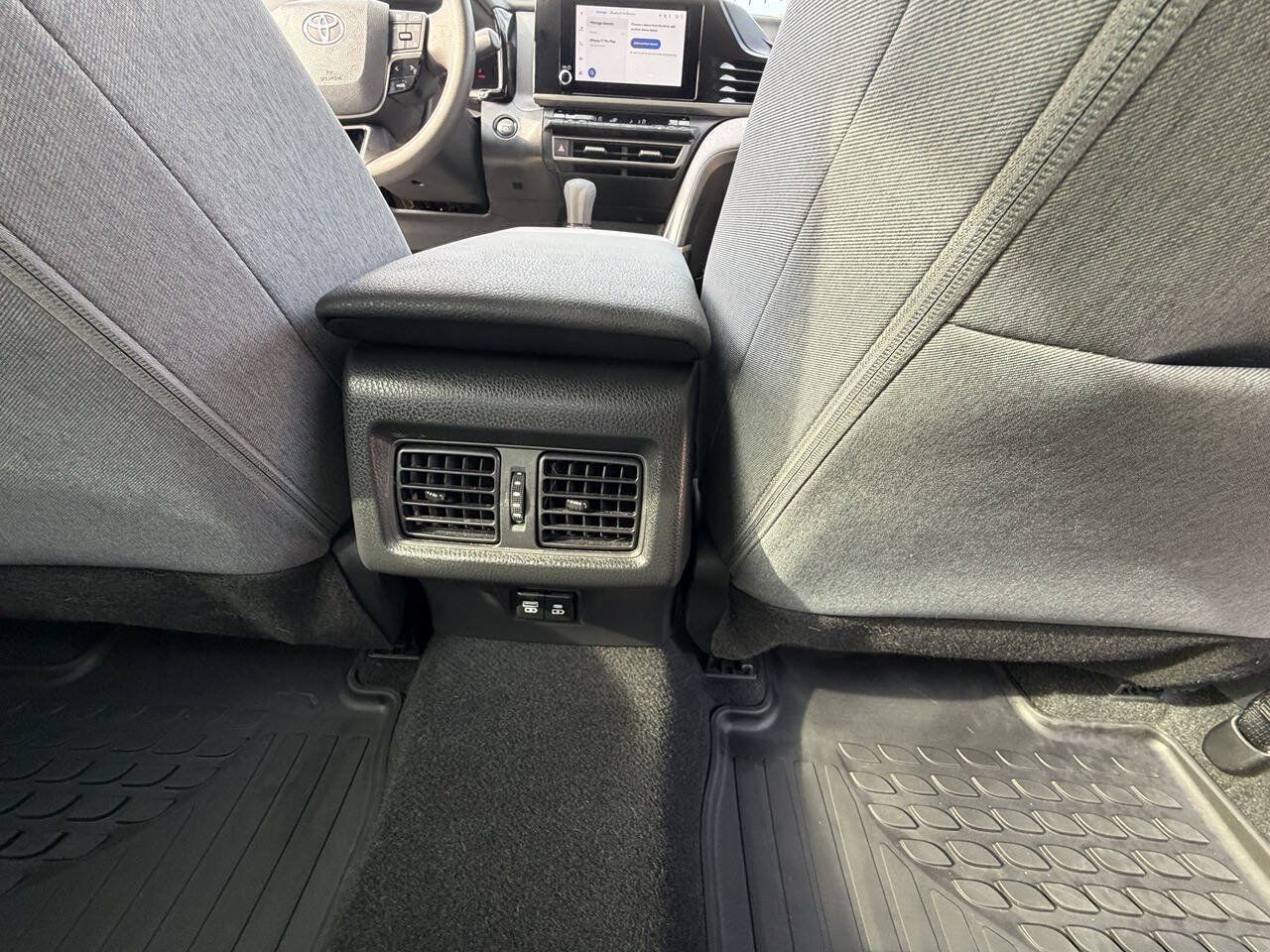 Used 2025 Toyota Camry LE w/ Convenience Package FWD image 31
