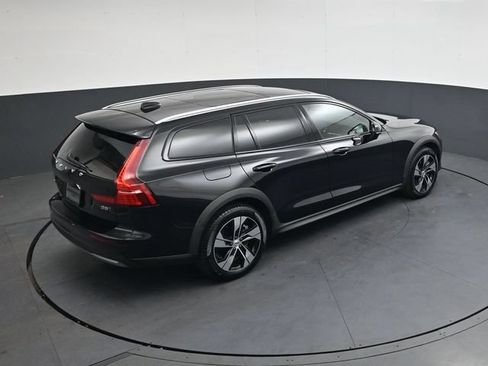 Used 2025 Volvo V60 B5 Cross Country Plus AWD/4WD image 25
