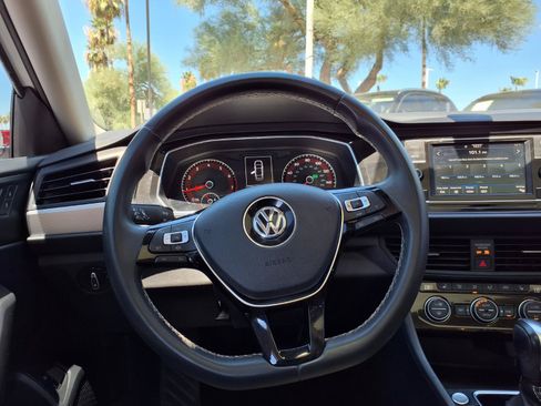Used 2021 Volkswagen Jetta SE FWD image 17