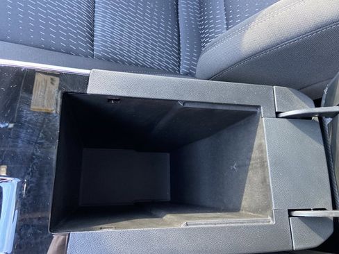 Used 2025 Chevrolet Equinox LT image 40