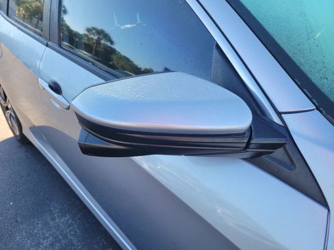 Used 2018 Honda Civic EX-L image 11