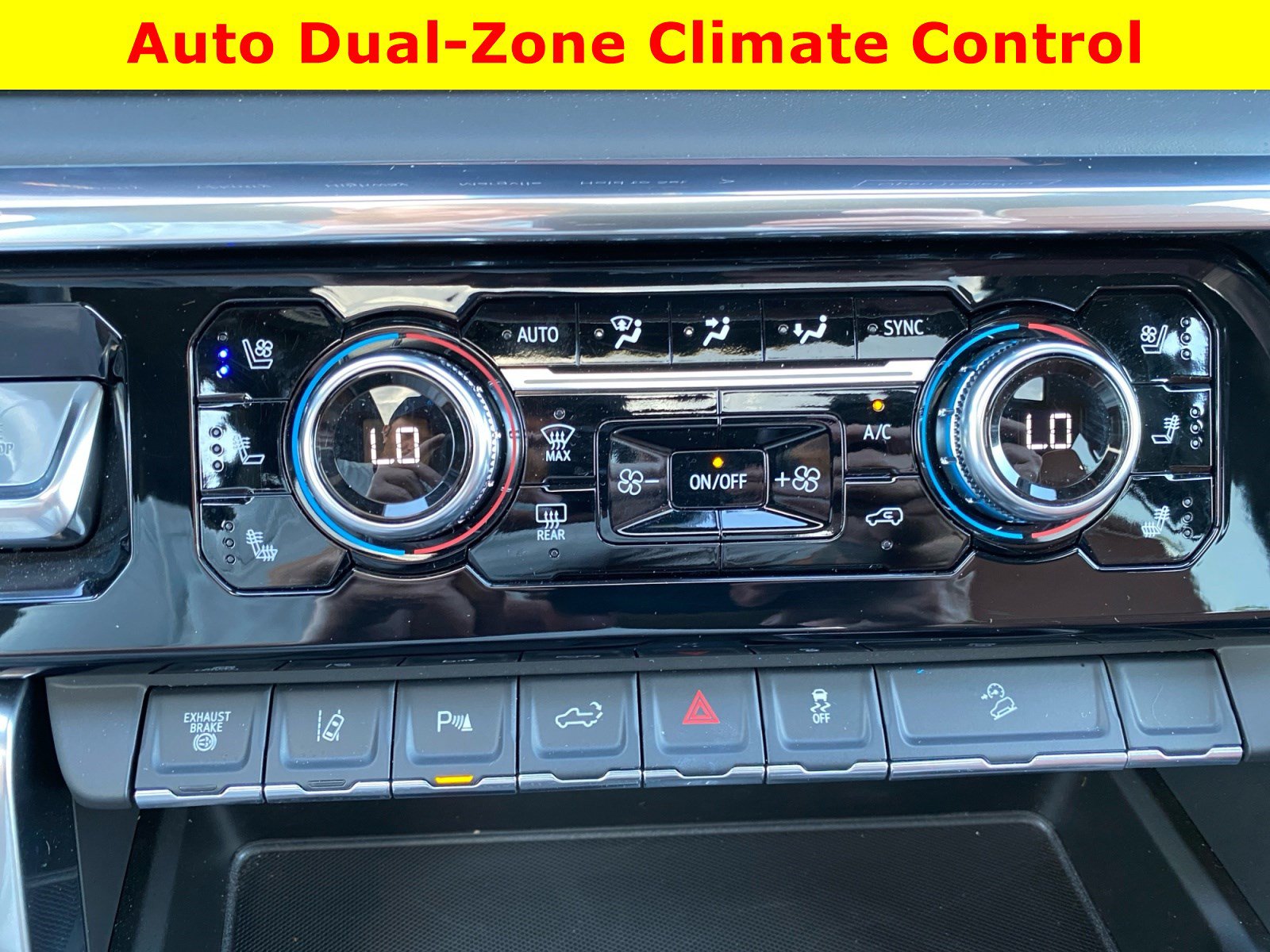 Used 2024 GMC Sierra 2500 Denali Ultimate AWD/4WD image 30