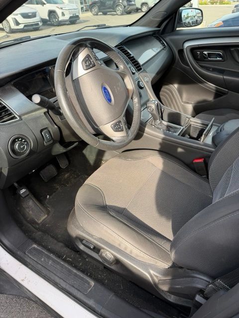 Used 2015 Ford Taurus SEL FWD image 12