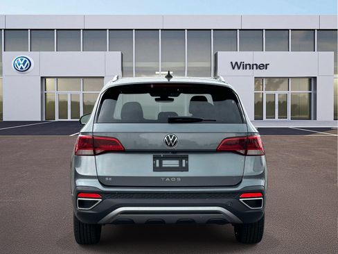 Used 2024 Volkswagen Taos SE FWD image 4