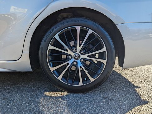 Used 2020 Toyota Camry SE image 45