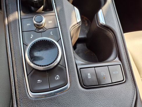 Used 2023 Cadillac XT4 Luxury FWD image 10