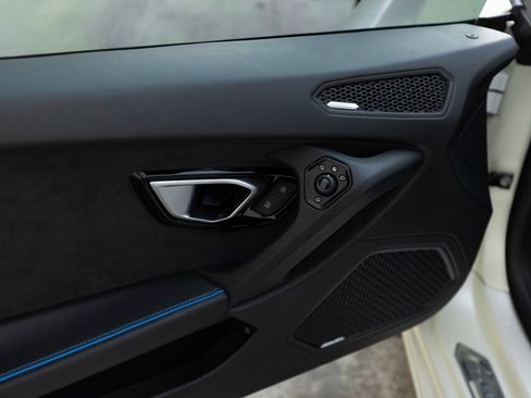 Used 2020 Lamborghini Huracan EVO image 33