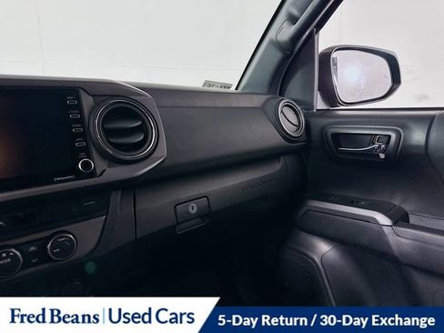 Used 2021 Toyota Tacoma TRD Sport w/ Technology Package image 27