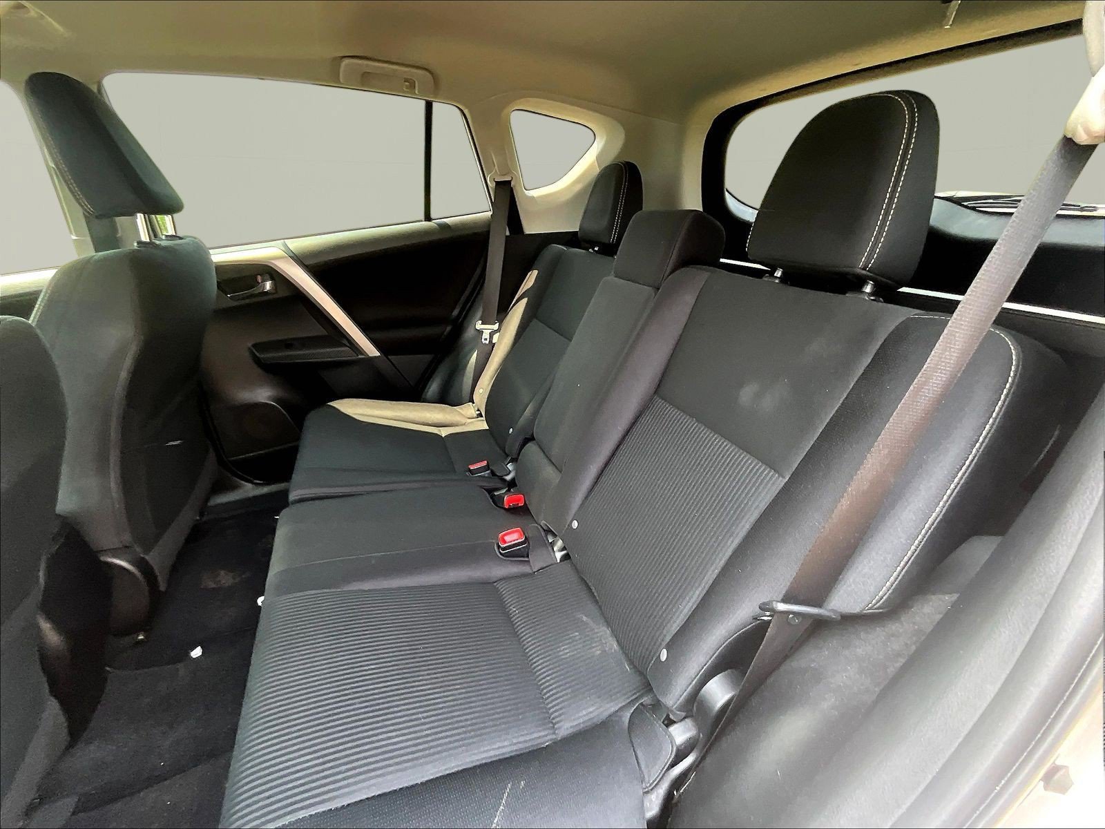Used 2014 Toyota RAV4 XLE FWD image 21