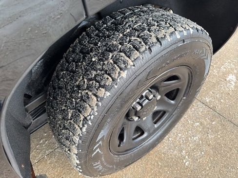 Used 2017 Chevrolet Tahoe 4WD w/ Remote Keyless Entry Package image 45