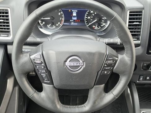 Used 2024 Nissan Frontier SV w/ Technology Package RWD image 15