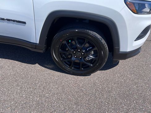 New 2026 Jeep Compass Latitude AWD/4WD image 4