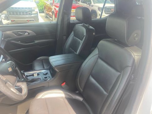 Certified 2023 Chevrolet Traverse LT w/ Rear Camera Mirror Package FWD image 22