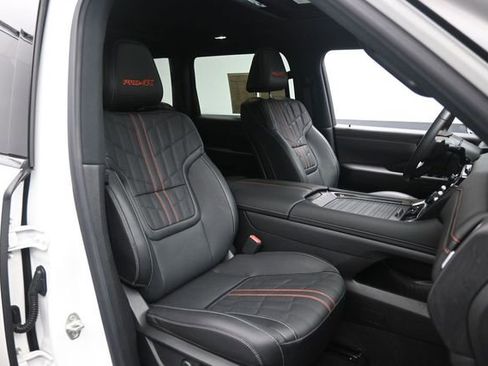 Used 2025 Nissan Armada PRO-4X w/ Pro-4X Premium Package AWD/4WD image 36