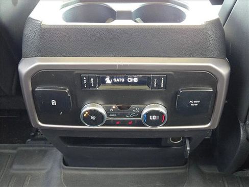 Used 2019 Ford Expedition Platinum RWD image 17