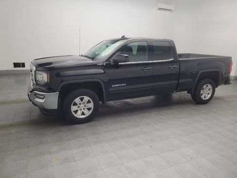 Used 2017 GMC Sierra 1500 SLE w/ SLE Value Package AWD/4WD image 2