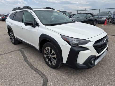 Used 2023 Subaru Outback Limited image 4