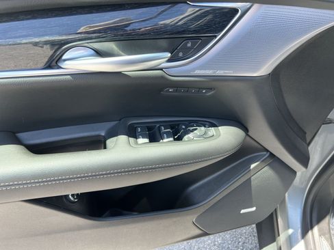 Used 2023 Cadillac XT5 Premium Luxury AWD/4WD image 15