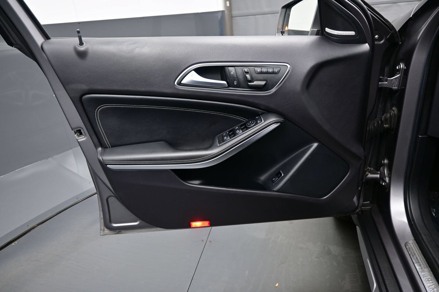 Used 2015 Mercedes-Benz GLA 250 4MATIC image 9