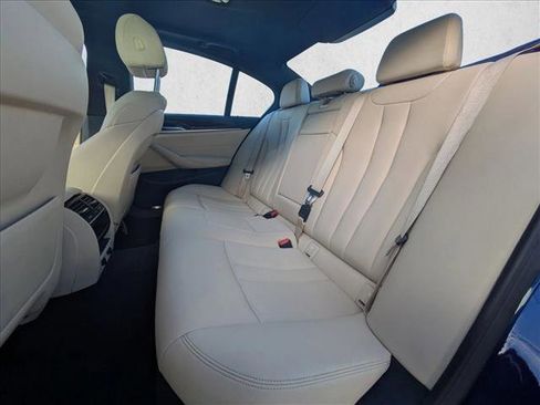 Used 2018 BMW 530e w/ Premium Package 2 image 19