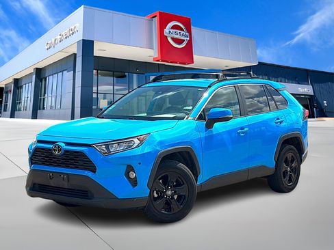 Used 2021 Toyota RAV4 XLE FWD image 1