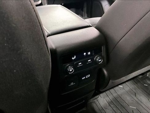 Used 2023 GMC Acadia SLE w/ LPO, Black Accent Package image 10