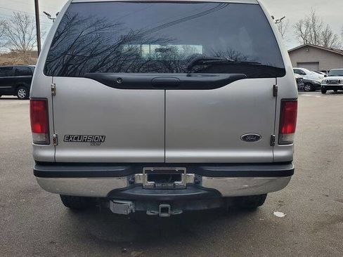 Used 2001 Ford Excursion XLT image 5