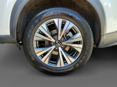 Used 2023 Nissan Rogue SV AWD/4WD image 8