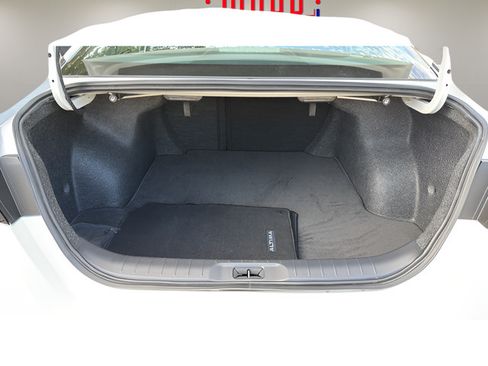 Used 2025 Nissan Altima 2.5 S FWD image 16