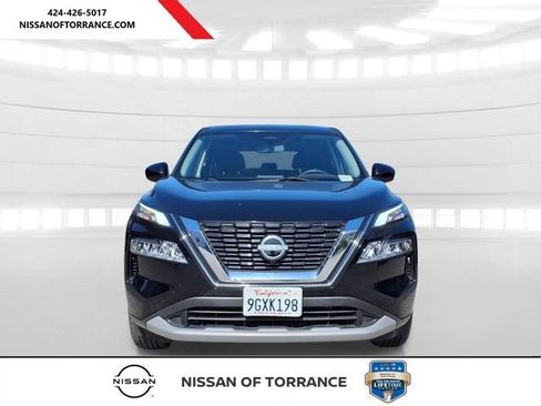 Used 2023 Nissan Rogue SV FWD image 2