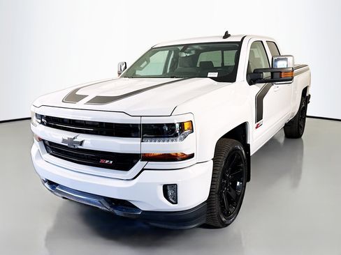 Used 2018 Chevrolet Silverado 1500 LT image 4